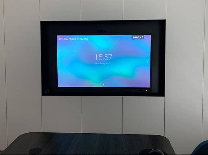 Digi Consult interactief clevertouch scherm in vergaderzaal