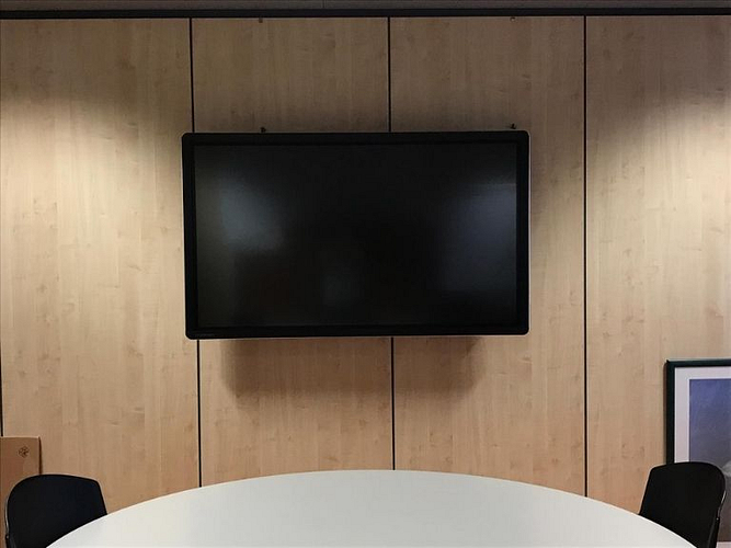 Digi Consult interactief clevertouch scherm in vergaderruimte